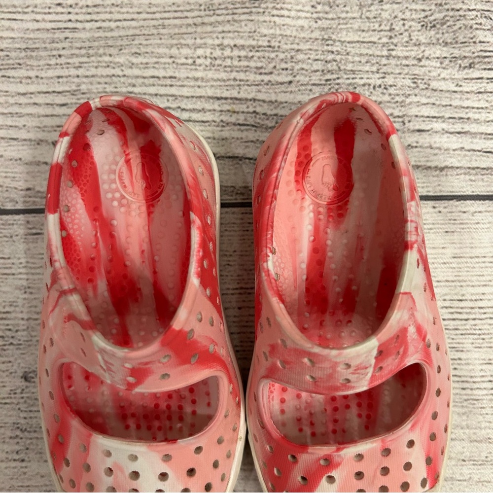 Native Juniper Slip ons size 6 infant - Picture 3 of 8